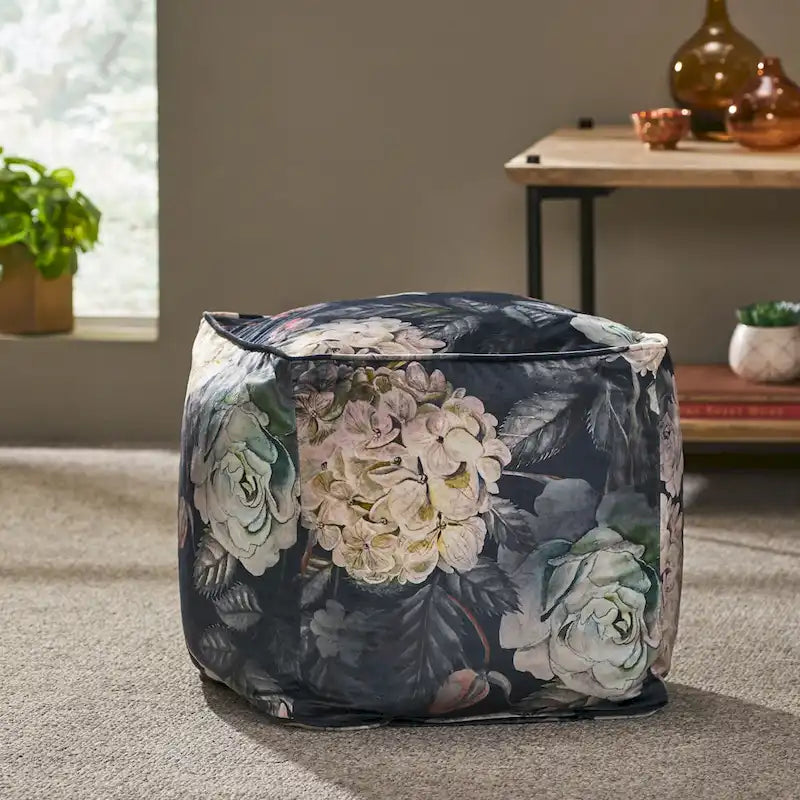 Traditioneller mittelgroßer Sitzwürfel mit Blumenmuster aus Stoff