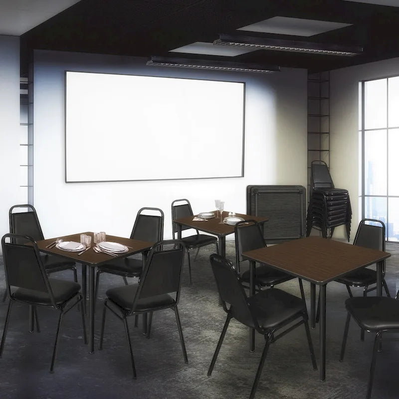 Quadratischer, klappbarer Pausenraumtisch