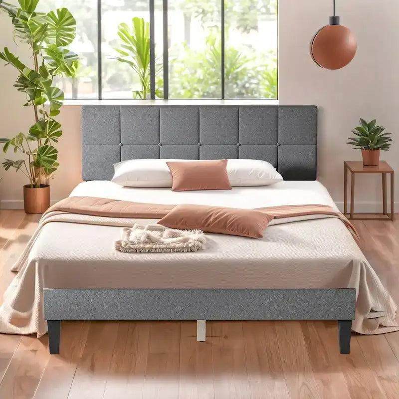 Lit plateforme en bois avec tête de lit, sans sommier nécessaire
