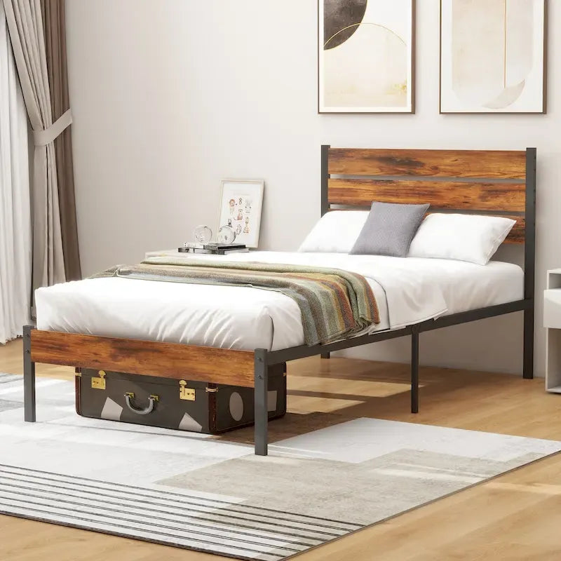 Cama con plataforma y estructura de madera, con cabecero, no necesita somier