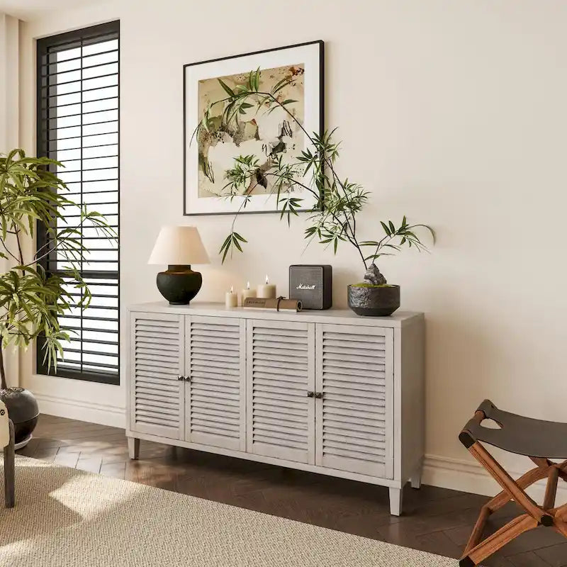 Buffet en bois avec 4 portes à persiennes